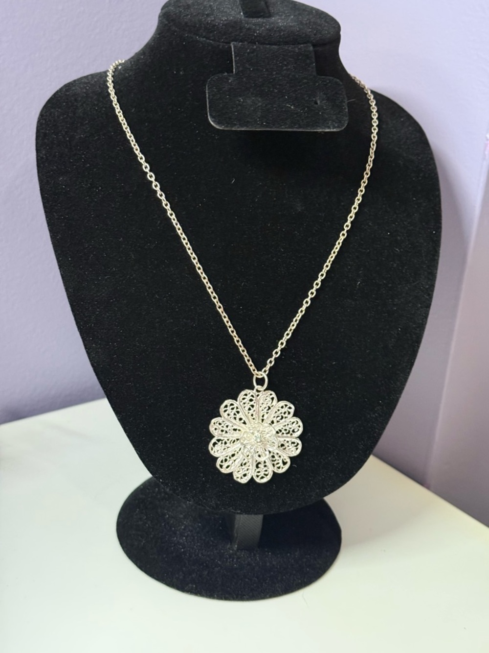 Silver Floral Filigree Pendant Necklace
